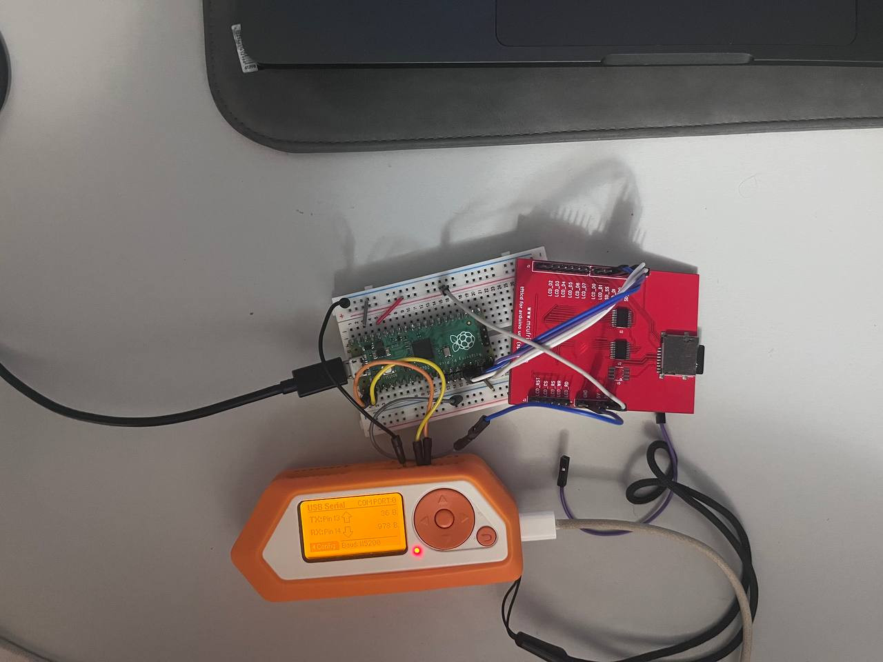 Прошлогоднее фото: запускал FUZIX с кучей костылей - дисплей с разъемом microSD и flipper как UART мост